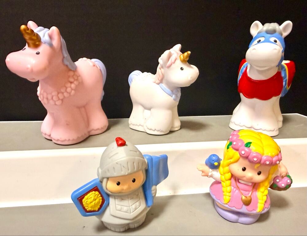 Fisher Price Little People Maiden Mary & her unicorns Sir Lance A Little & horse